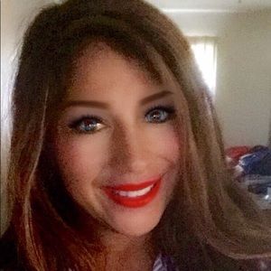 Meet your Posher, Isabel